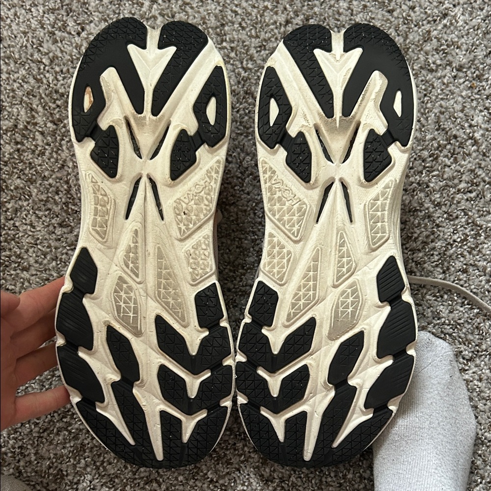 Men’s Hoka Bondi X in size 10.5 D - Picture 2 of 7